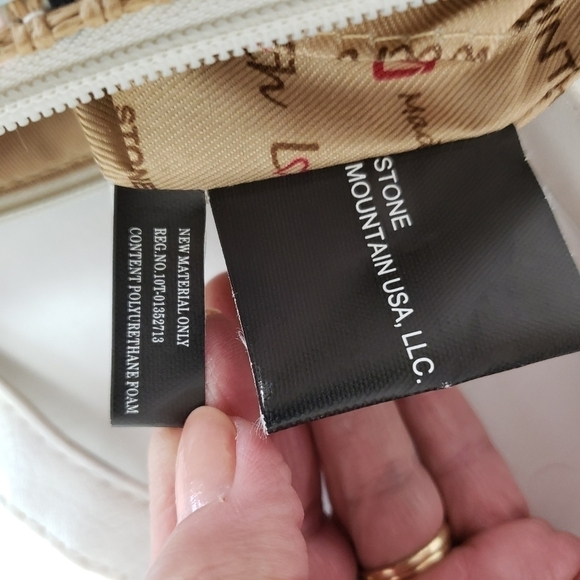 STONE Mountain NWOT Crossbody Wristlet Adjustable Strap White and Tan Woven - Picture 7 of 16